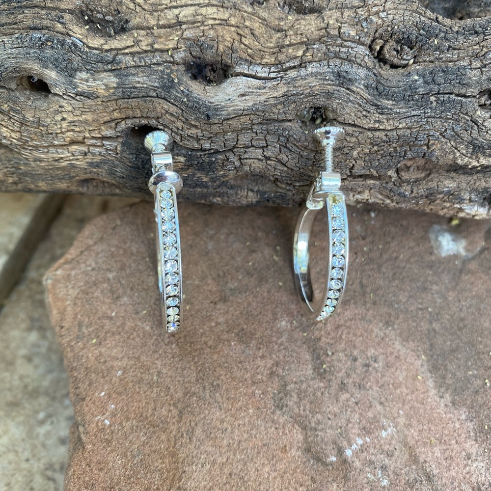 Vintage EUC rhinestone hoop earrings - Picture 8 of 8